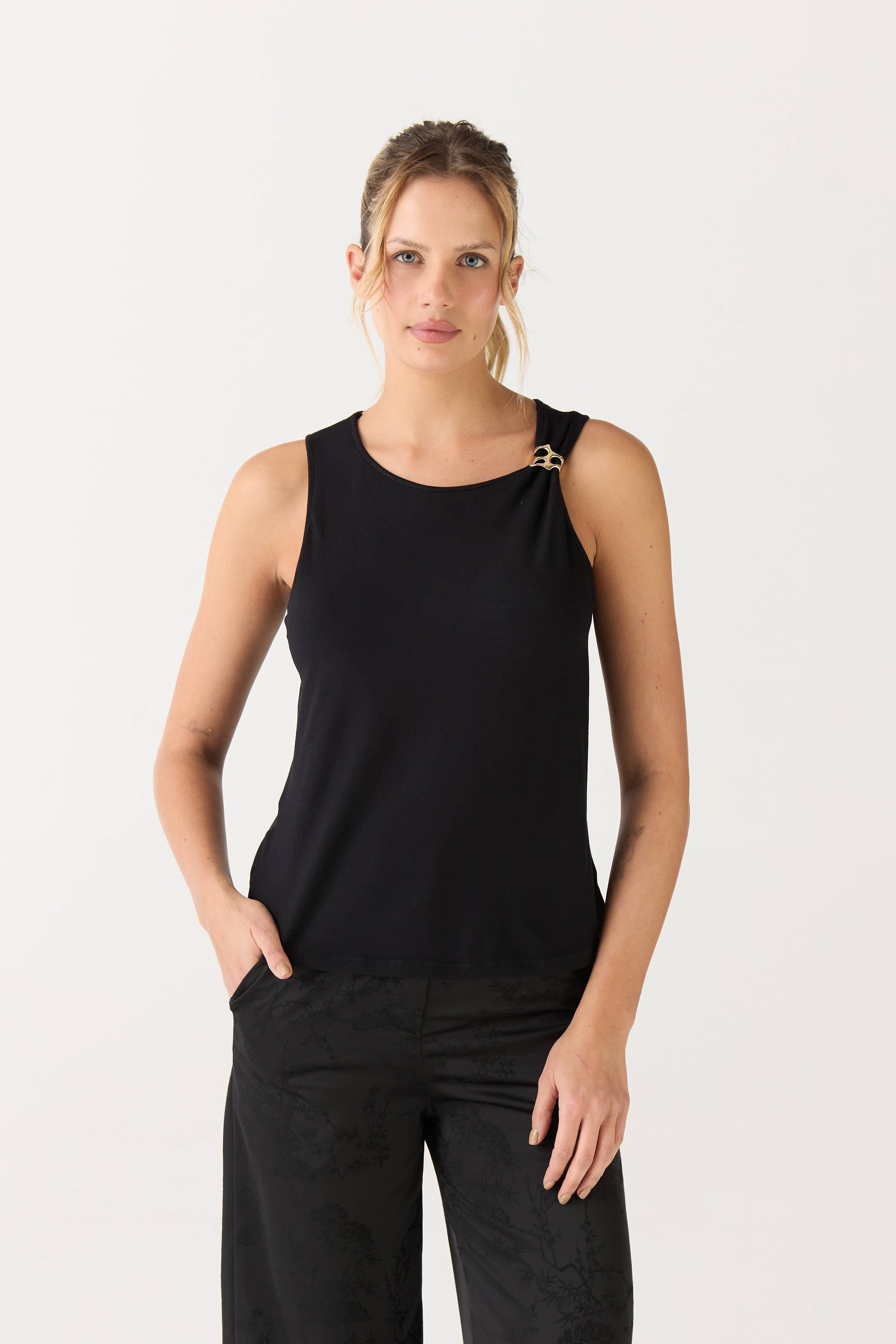 REMERA BONNE  NEGRO